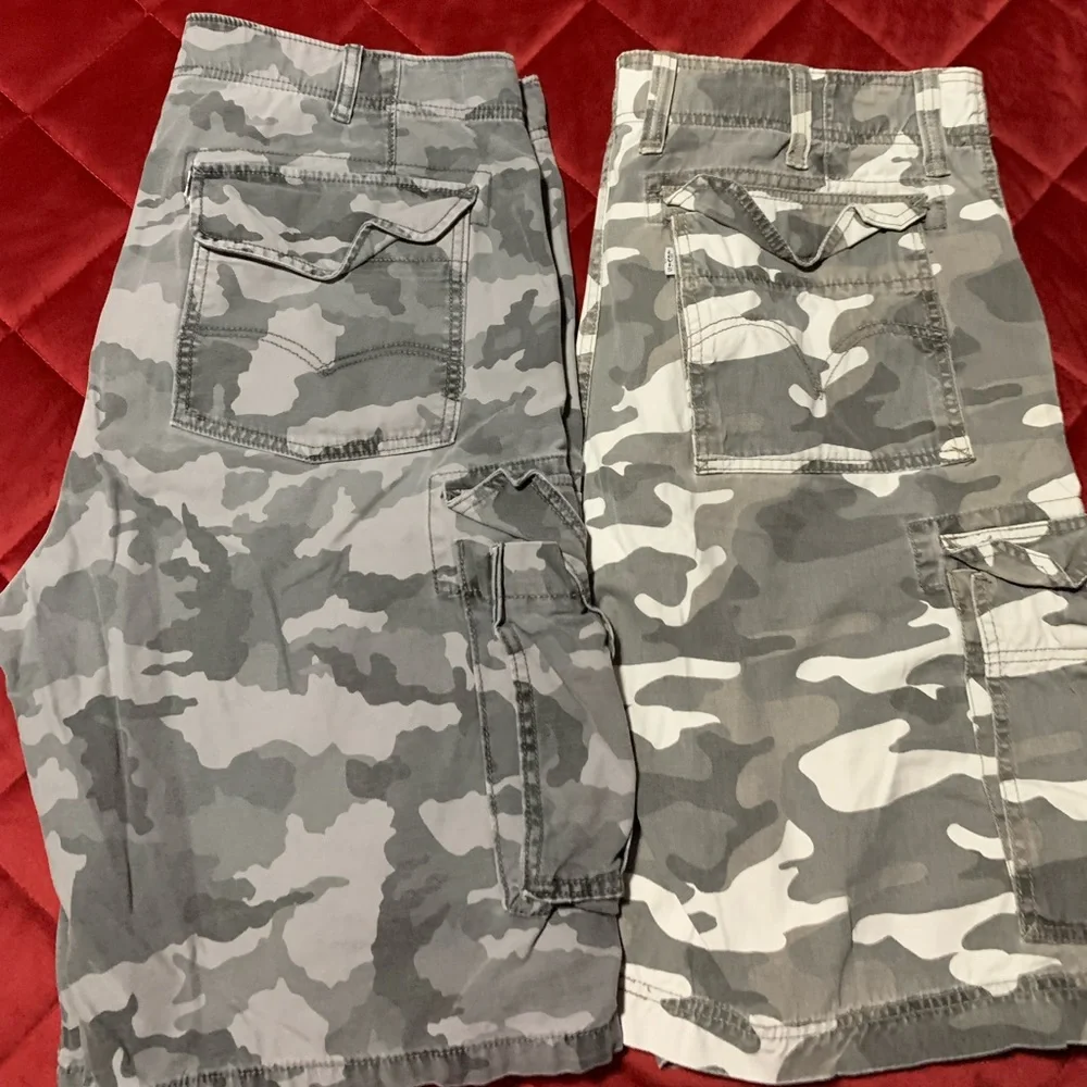 Levi's Men's Gray Camo Cargo Shorts - Pair